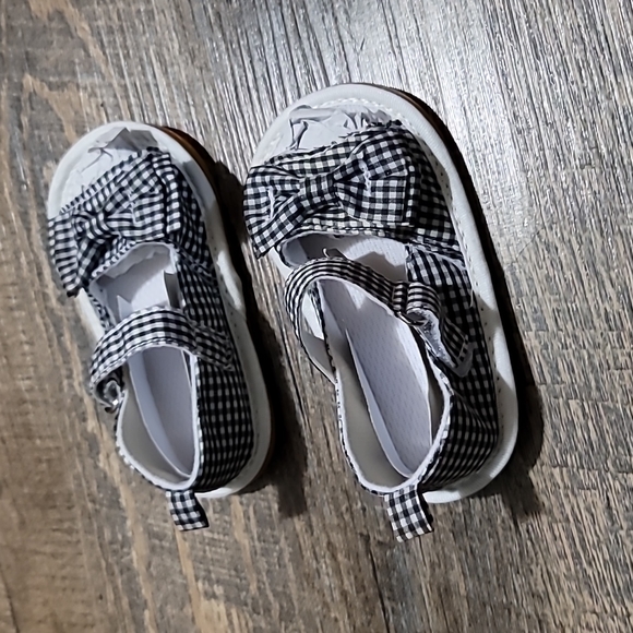 NWT New baby sandals rubber soles lots of grip size 120 checkered with front bow - Picture 3 of 11